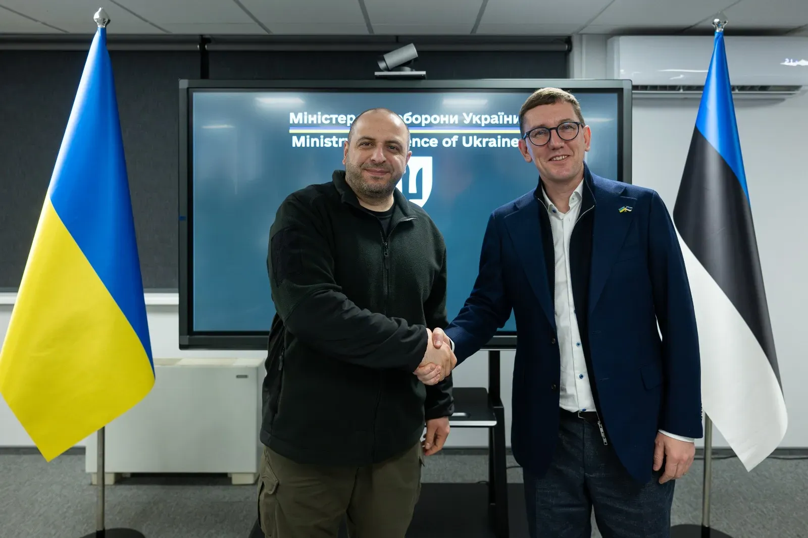 Міністр оборони України Рустем Умєров провів зустріч із прем’єр-міністром Естонії Крістеном Міхалом, який прибув до Києва з робочим візитом.
