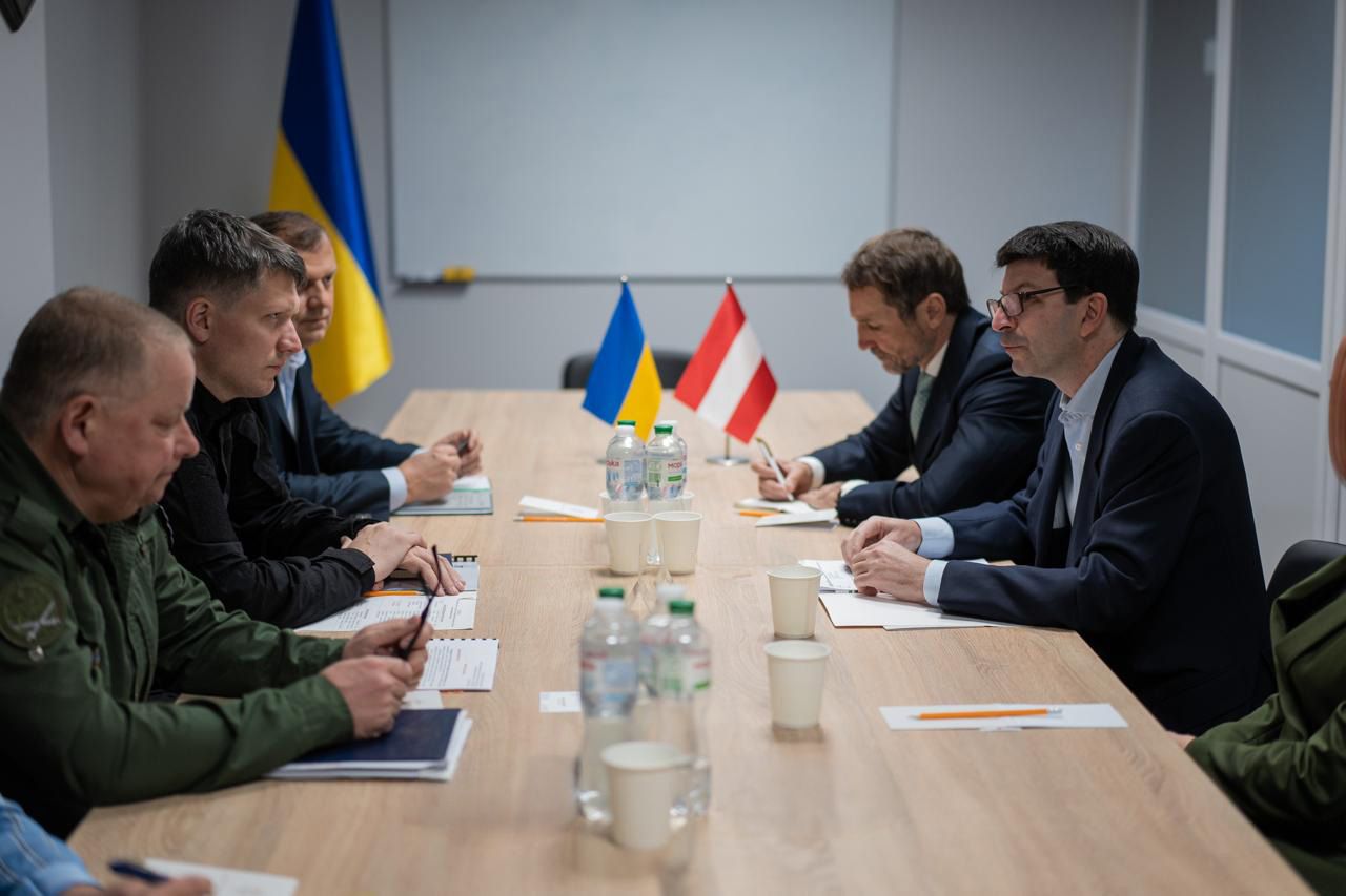 Україна запросила Австрію до Коаліції розмінування