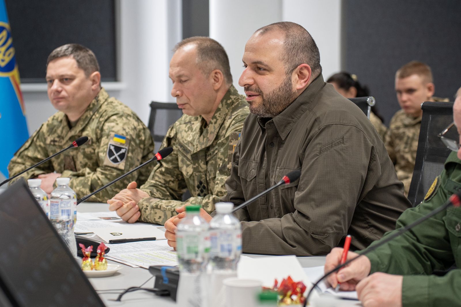 Обговорено військову співпрацю України та Швеції. Умєров подякував за підтримку і відзначив ефективність шведських Archer на полі бою.
