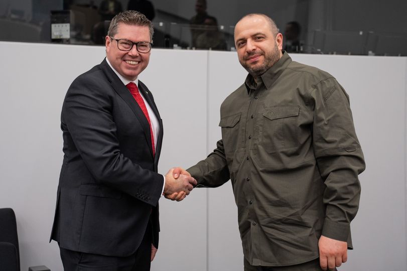 Україна запросила Австралію до співпраці у виробництві дронів та роботизованих систем