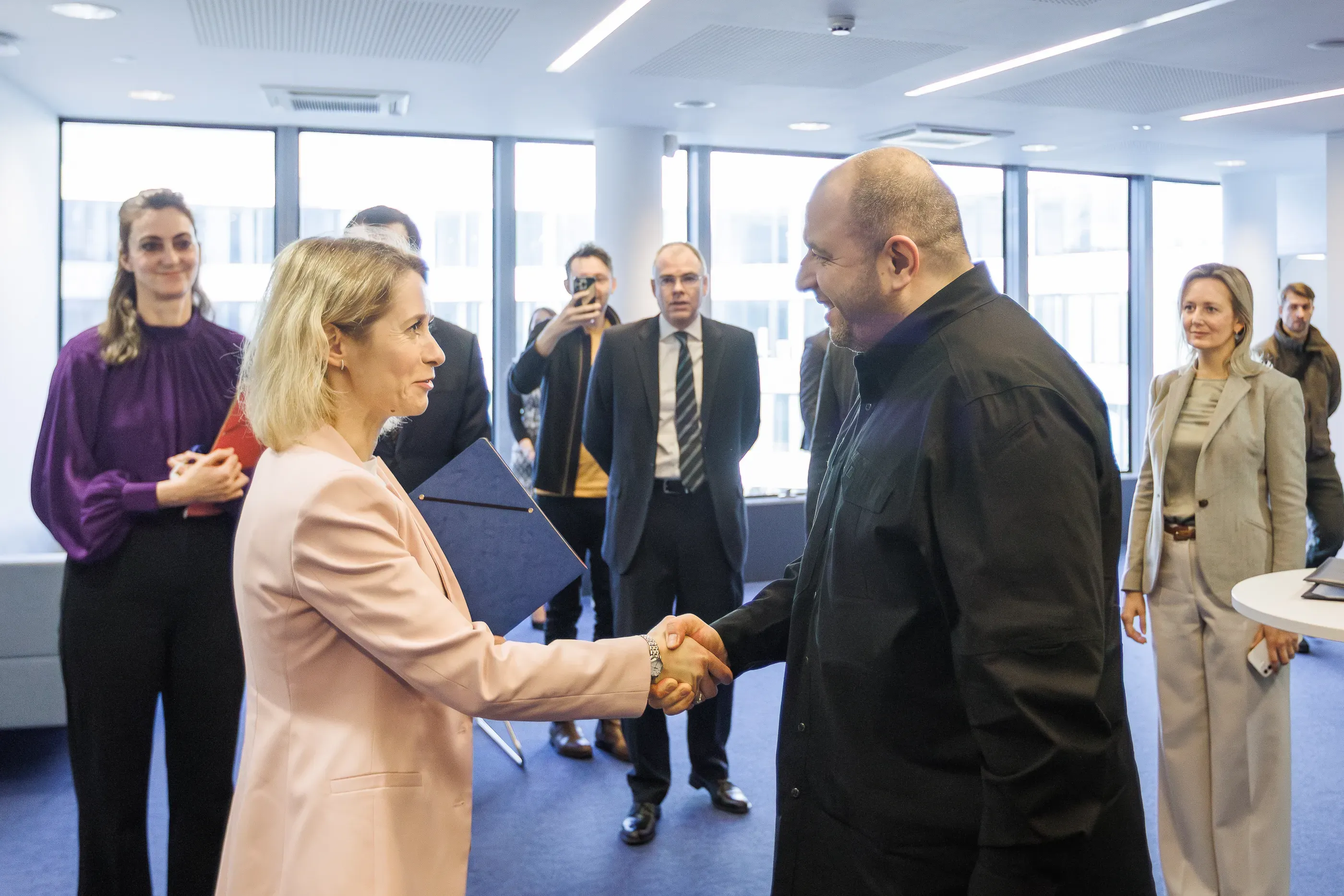 Україна та ЄС обговорили фінансування оборони