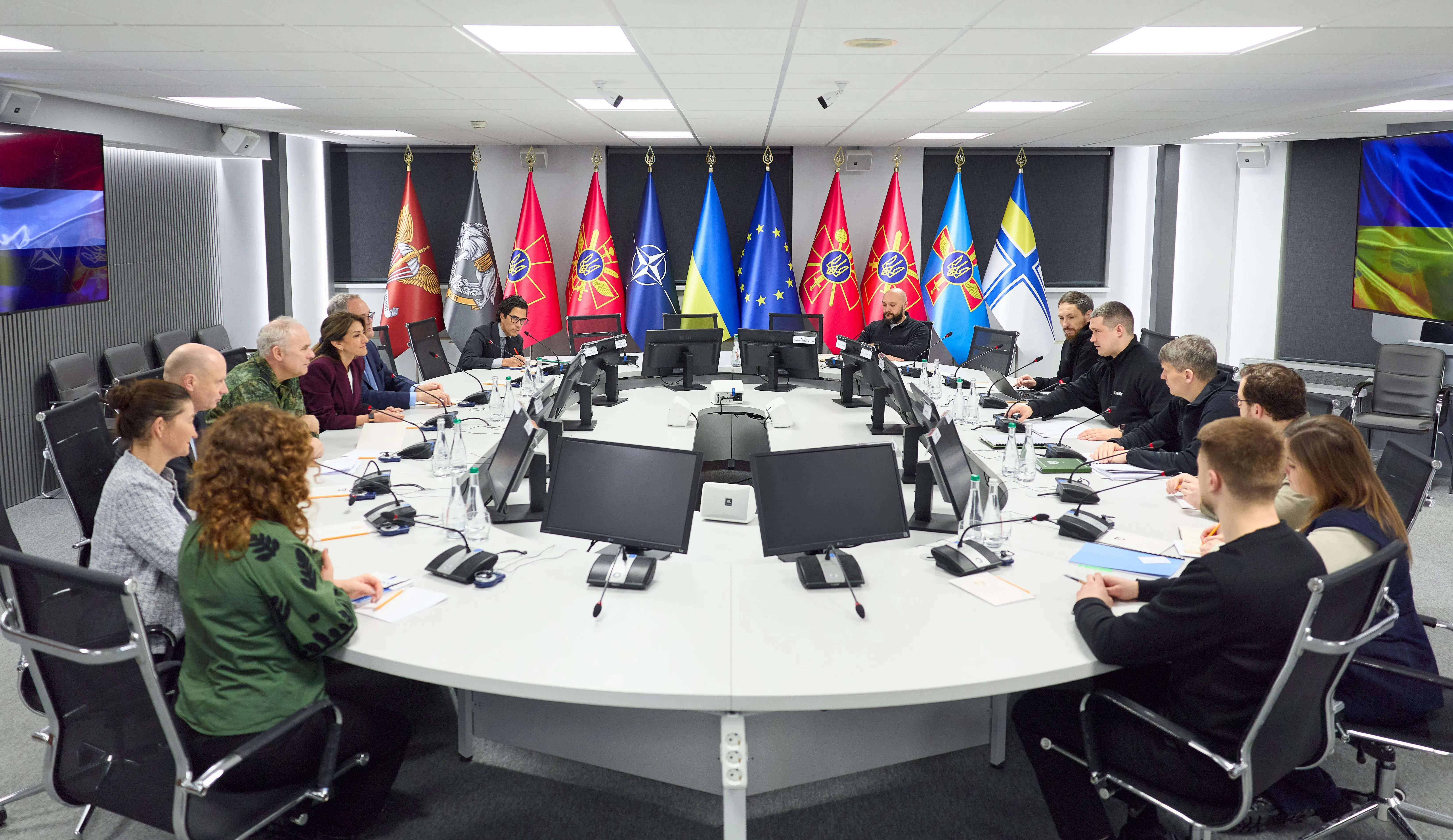 Delegations from the defence ministries of Ukraine and the Netherlands