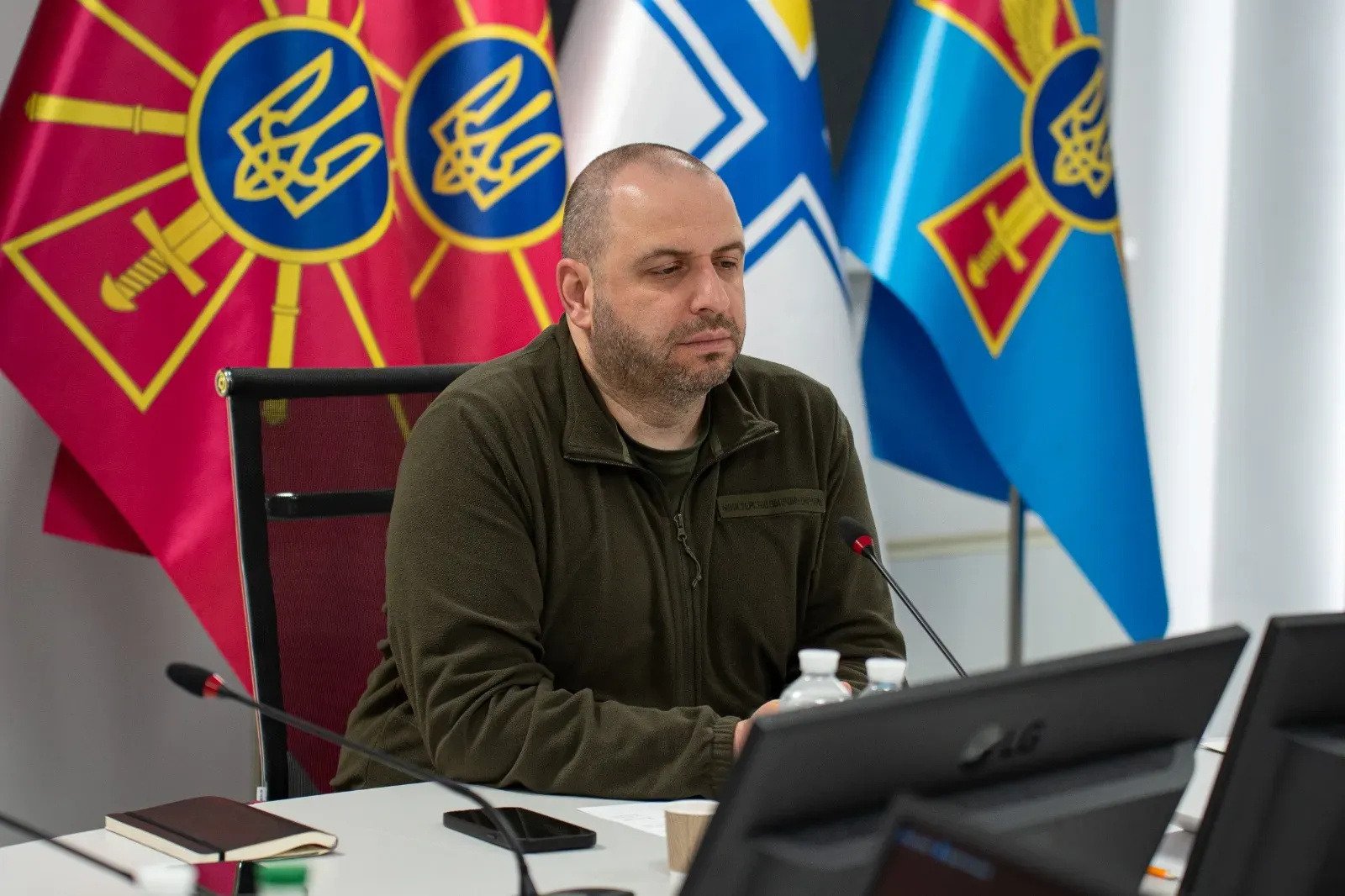 Рустем Умєров провів відеоконференцію з міністрами оборони Німеччини, Франції, Італії, Великої Британії та Польщі.