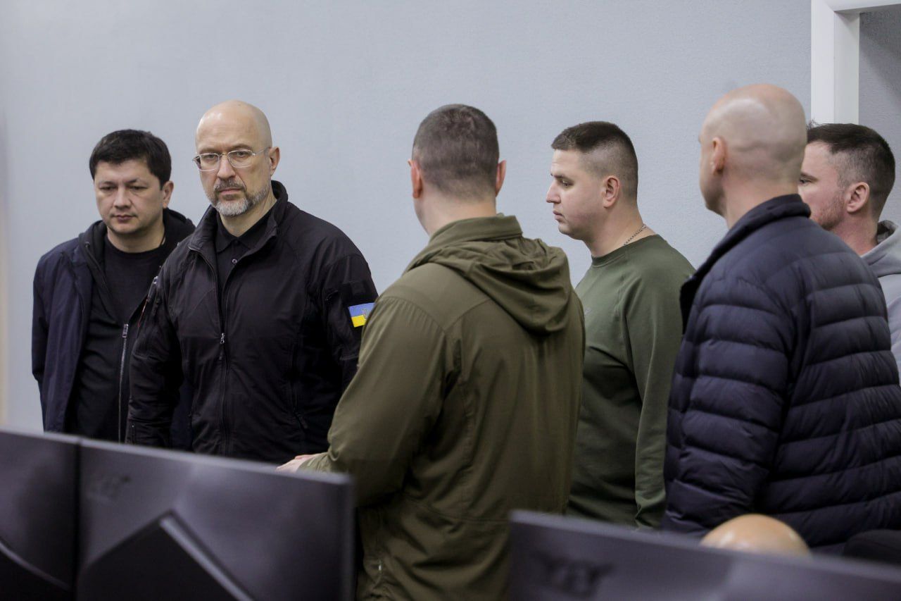 Ukraine’s Minister of Defence Denys Shmyhal reviews the operation of the “Mykolaiv” Air Defense Tactical Group’s command post during a working visit to the Mykolaiv region.