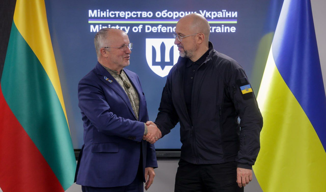 Міністр оборони України Денис Шмигаль зустрівся з делегацією Сейму Литви на чолі зі Спікером Юозасем Олєкасем