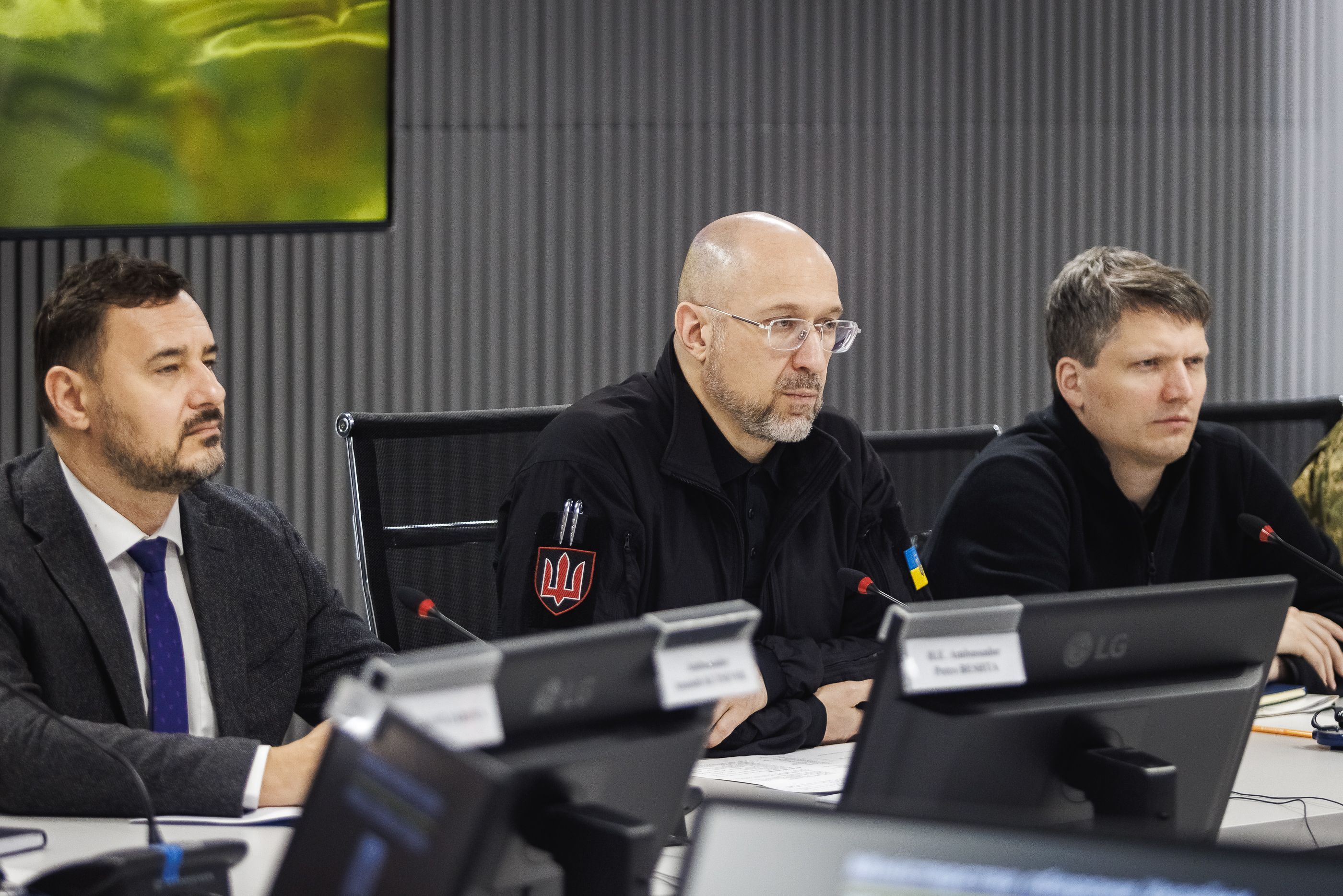 Delegation of Ukraine’s Ministry of Defence, led by Denys Shmyhal, during a meeting in Kyiv with Slovenia’s Defence Minister Borut Sajovic