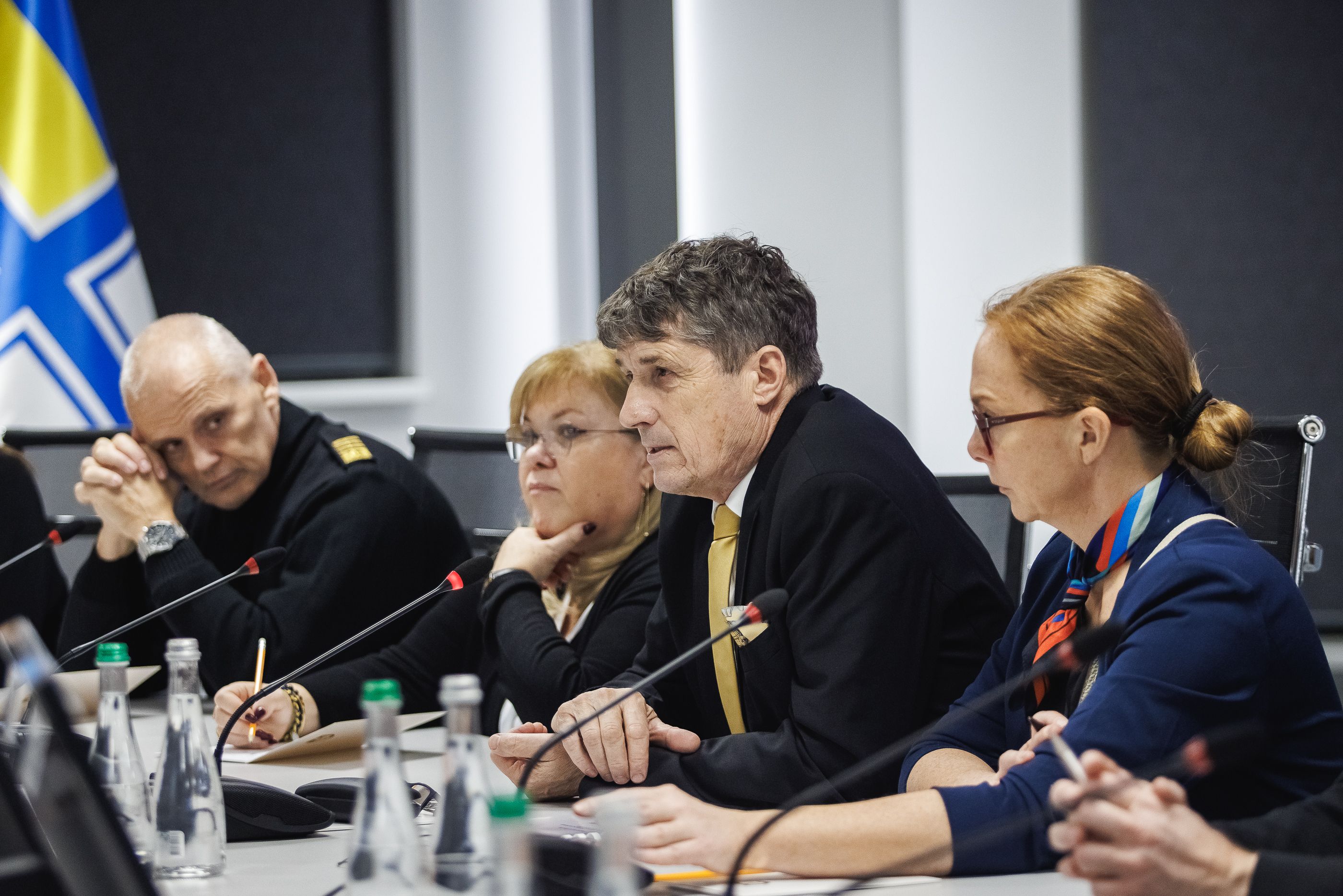 Делегація Міністерства оборони Словенії на чолі з Борутом Сайовіцем під час зустрічі у Києві з делегацією Міноборони України