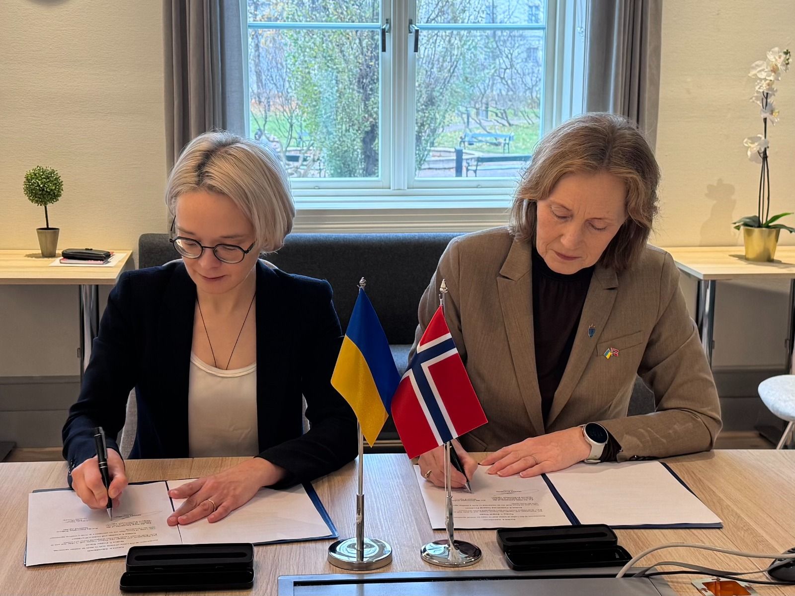 Обмін інформацією та спільні R&D: АОЗ Міноборони посилює співпрацю з Агенцією оборонних матеріалів Норвегії