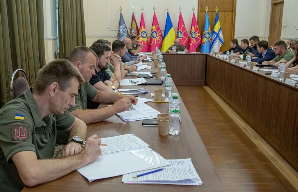 Розмінування України триває