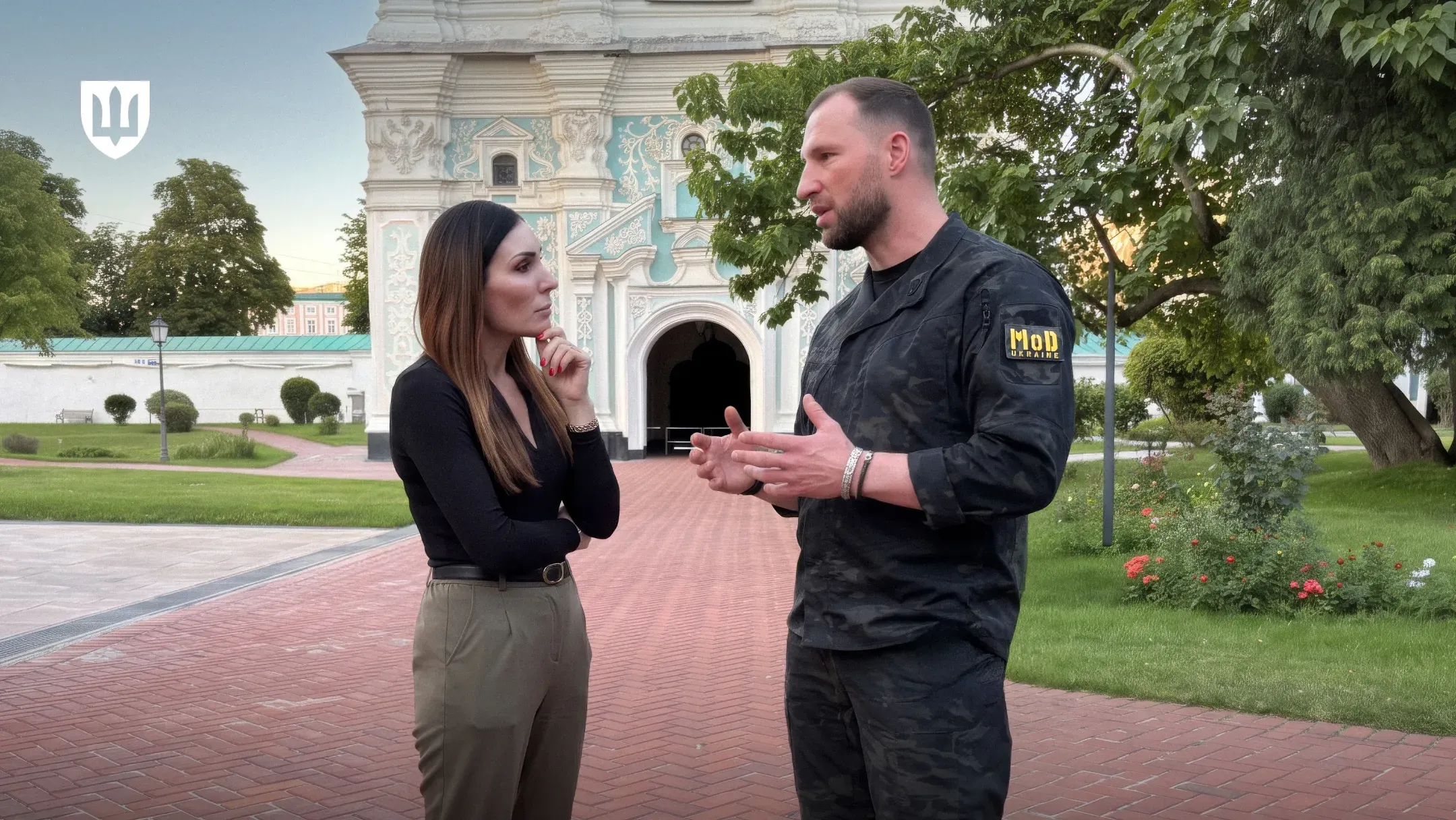 Т.в.о Міністра оборони України Євгеній Хмара та американська блогерка Лора Лумер