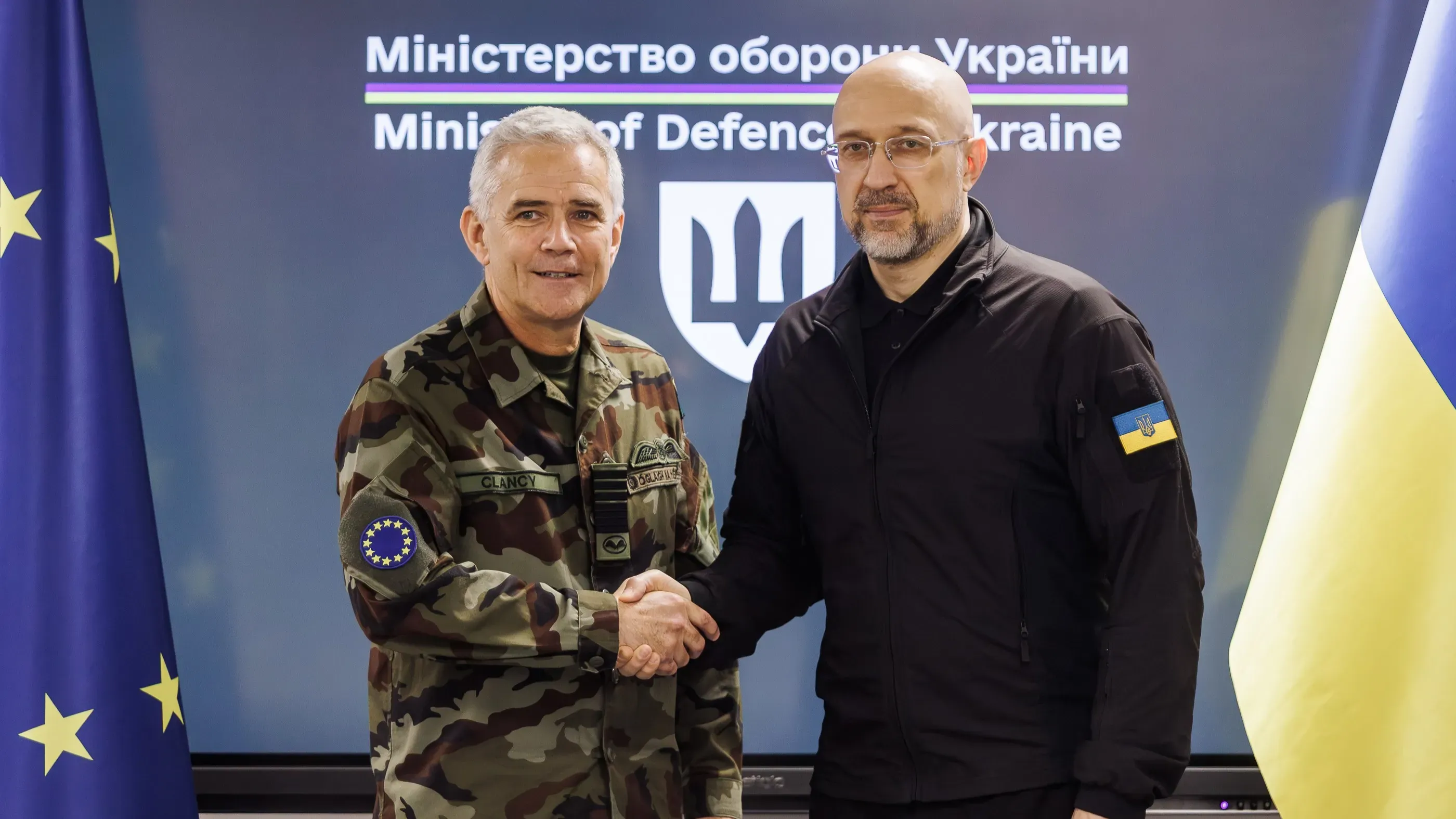 Потреби Сил оборони та підготовка військових: Денис Шмигаль провів зустріч з Головою Військового комітету ЄС