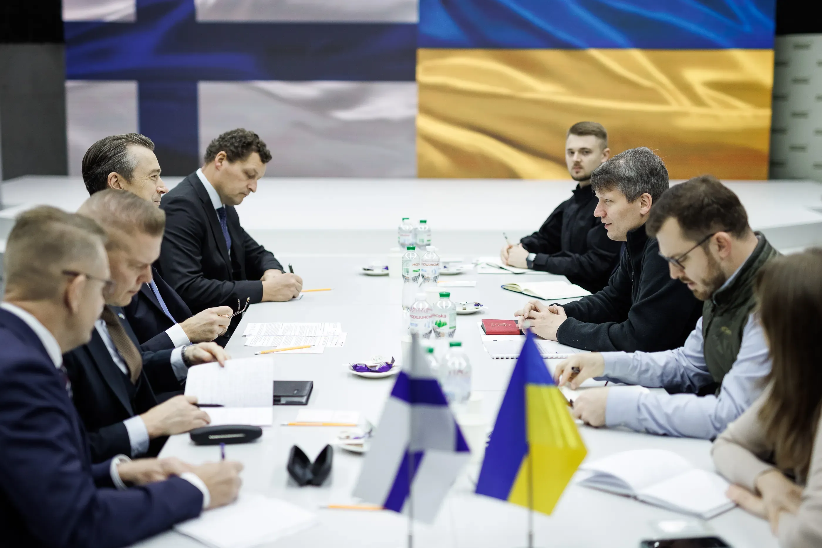 Участь в PURL, співпраця ОПК та можливість спільного виробництва дронів: Сергій Боєв провів зустріч із нацдиректором з озброєнь Фінляндії
