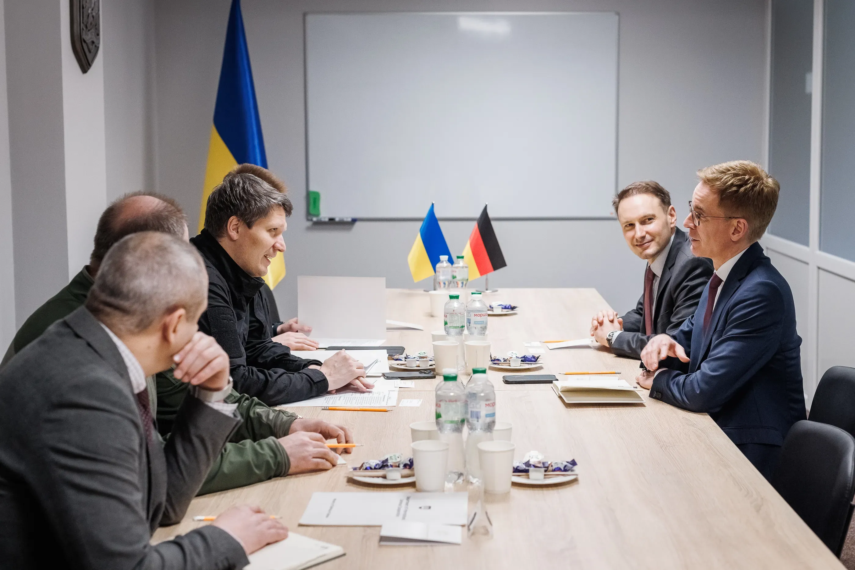 Сергій Боєв під час зустрічі з чинним та новопризначеним тимчасово повіреними у справах Посольства Німеччини в Україні