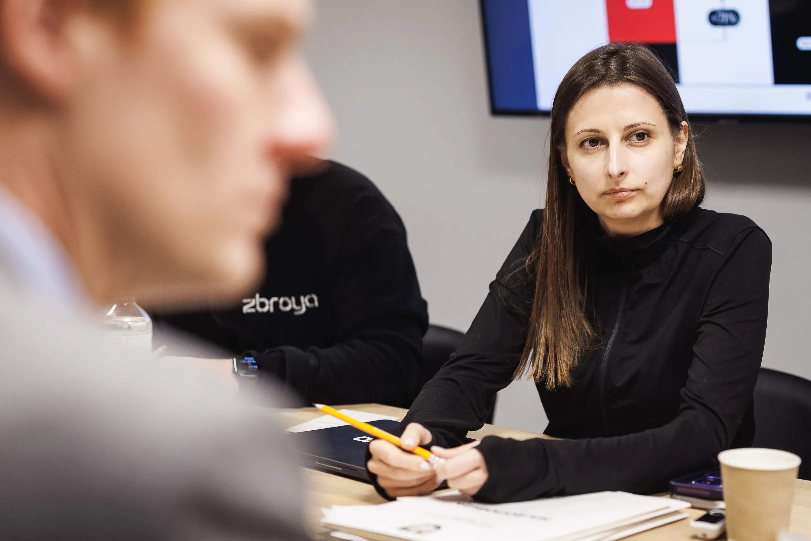 Заступниця Міністра оборони України Ганна Гвоздяр під час зустрічі у Києві із бельгійською делегацією на чолі з Генеральним директором з європейських питань Федеральної служби закордонних справ Королівства Бельгія Крістофом де Нейсом