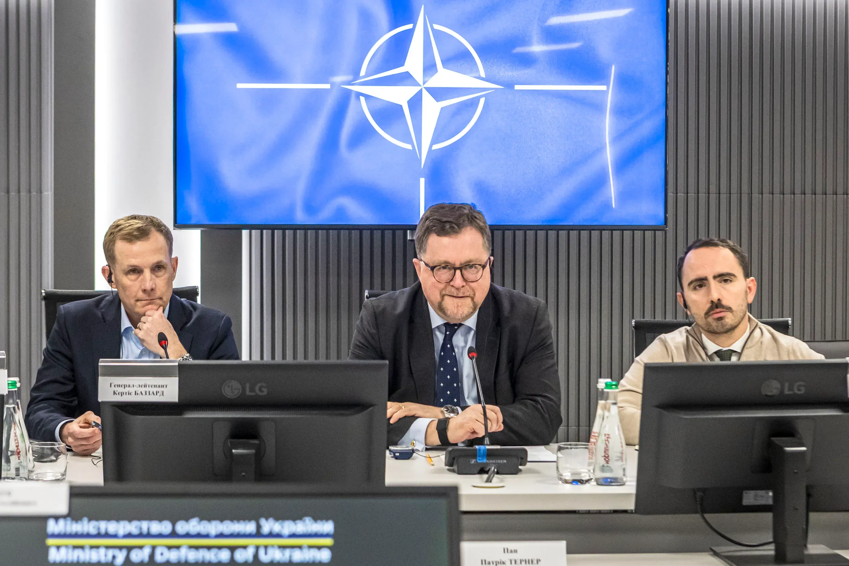 Патрік Тернер та генерал-лейтенант Кертіс Баззард