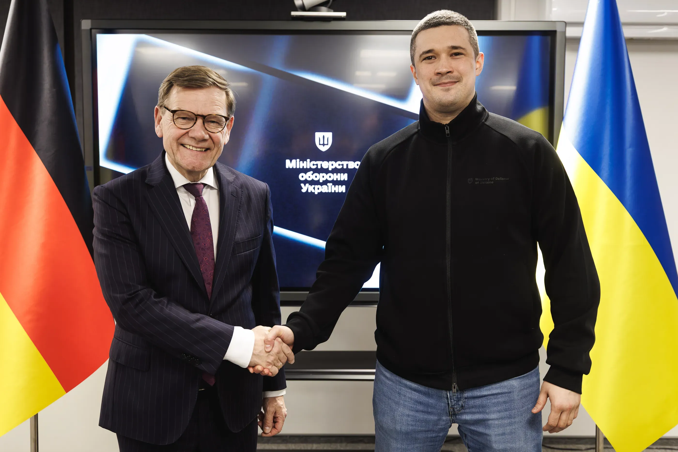 Міністр оборони України Михайло Федоров та Міністр закордонних справ Німеччини Йоганн Вадефуль під час зустрічі у Києві