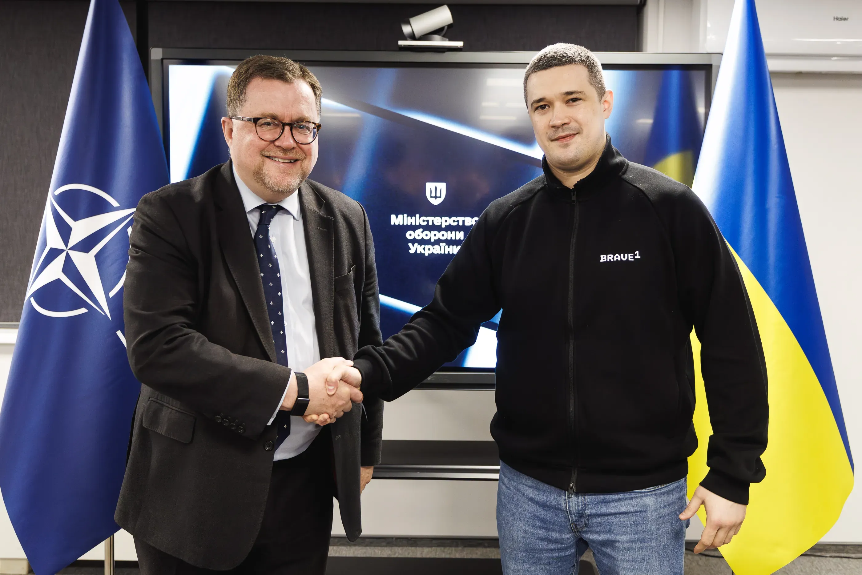 Міністр оборони Михайло Федоров та Старший представник НАТО в Україні Патрік Тернер