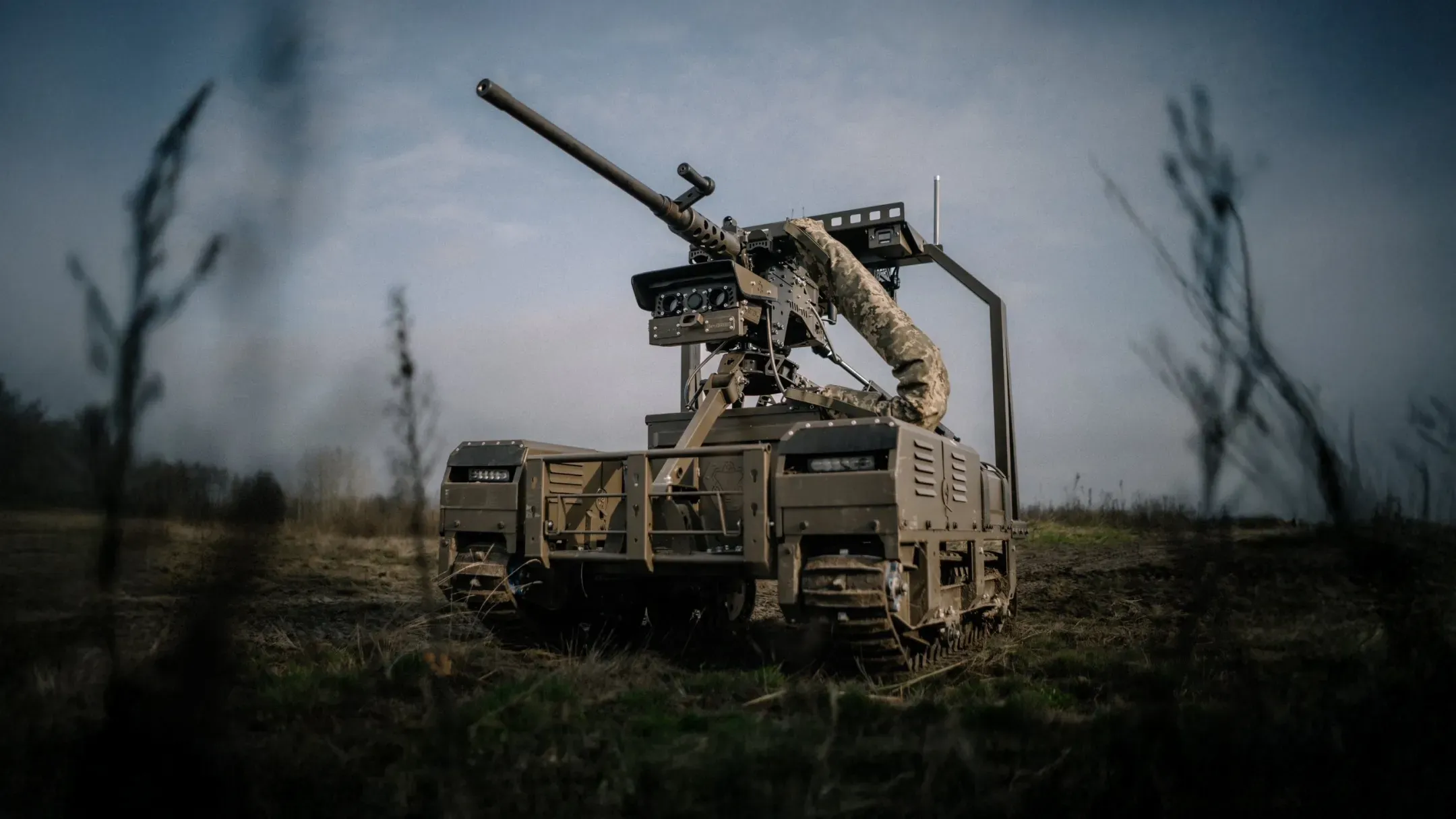 Наземні роботизовані комплекси виконують бойові та логістичні завдання без безпосередньої участі людини на полі бою.
