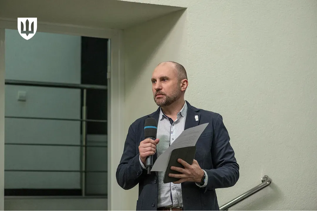 Moderator of the press conference, Oleksandr Gain