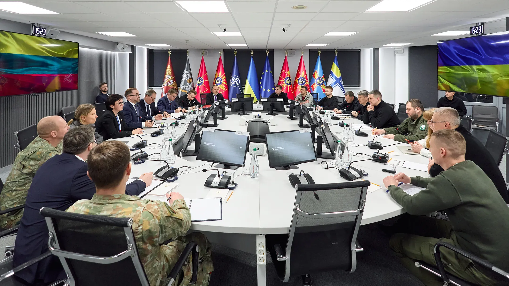 Делегації України та Литви під час зустрічі у Києві