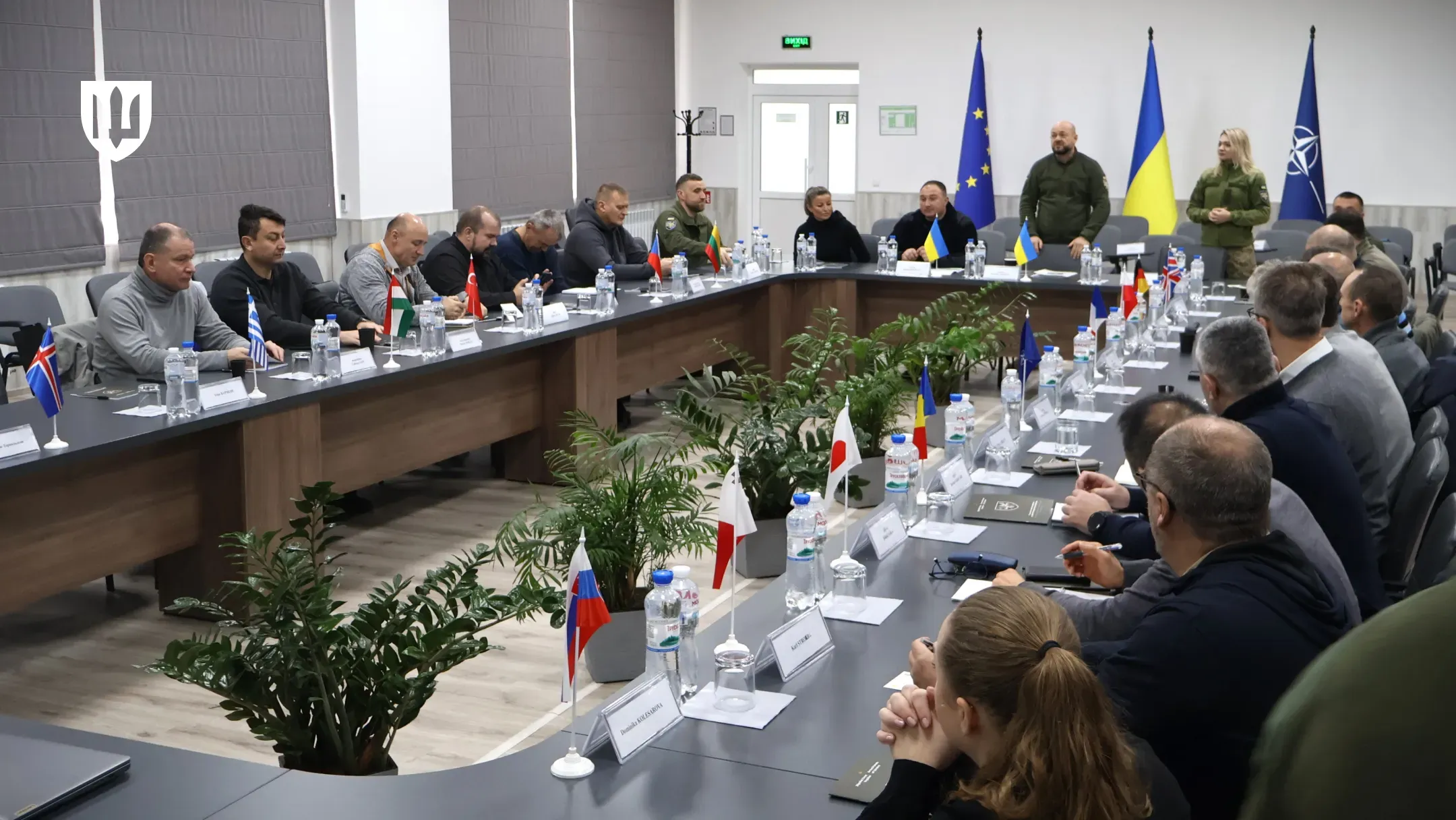 В Україні вперше відбулася зустріч робочої групи держав-учасниць Коаліції спроможностей з розмінування. У заході взяли участь 43 делегати з 14 країн і 4 міжнародних організацій.