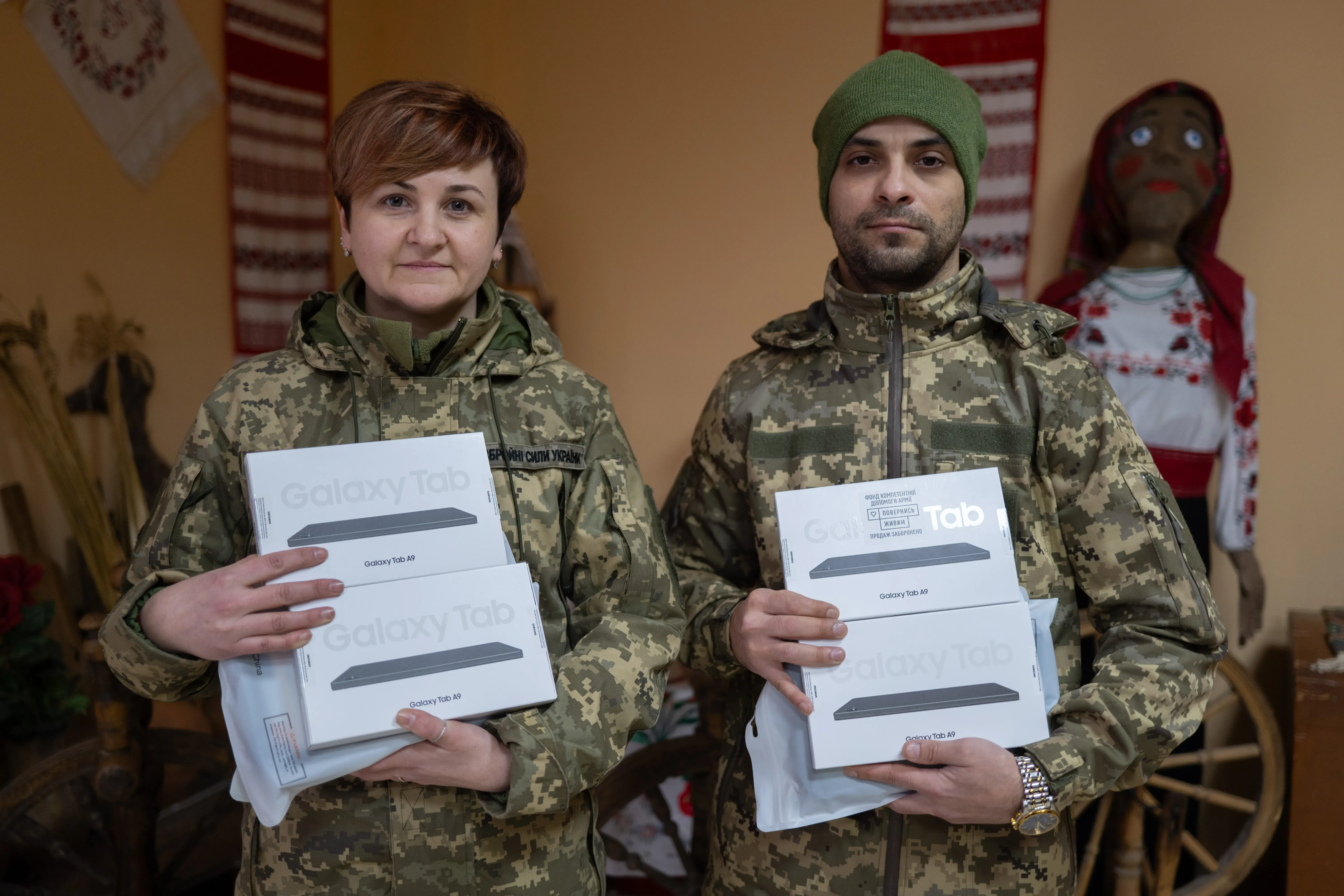 Планшети надав Фонд компетентної допомоги армії «Повернись живим». 