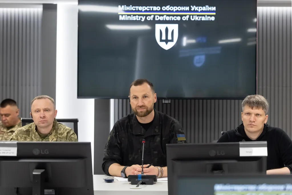 Євгеній Хмара, Сергій Боєв та Михайло Драпатий на зустрічі з радниками Е3