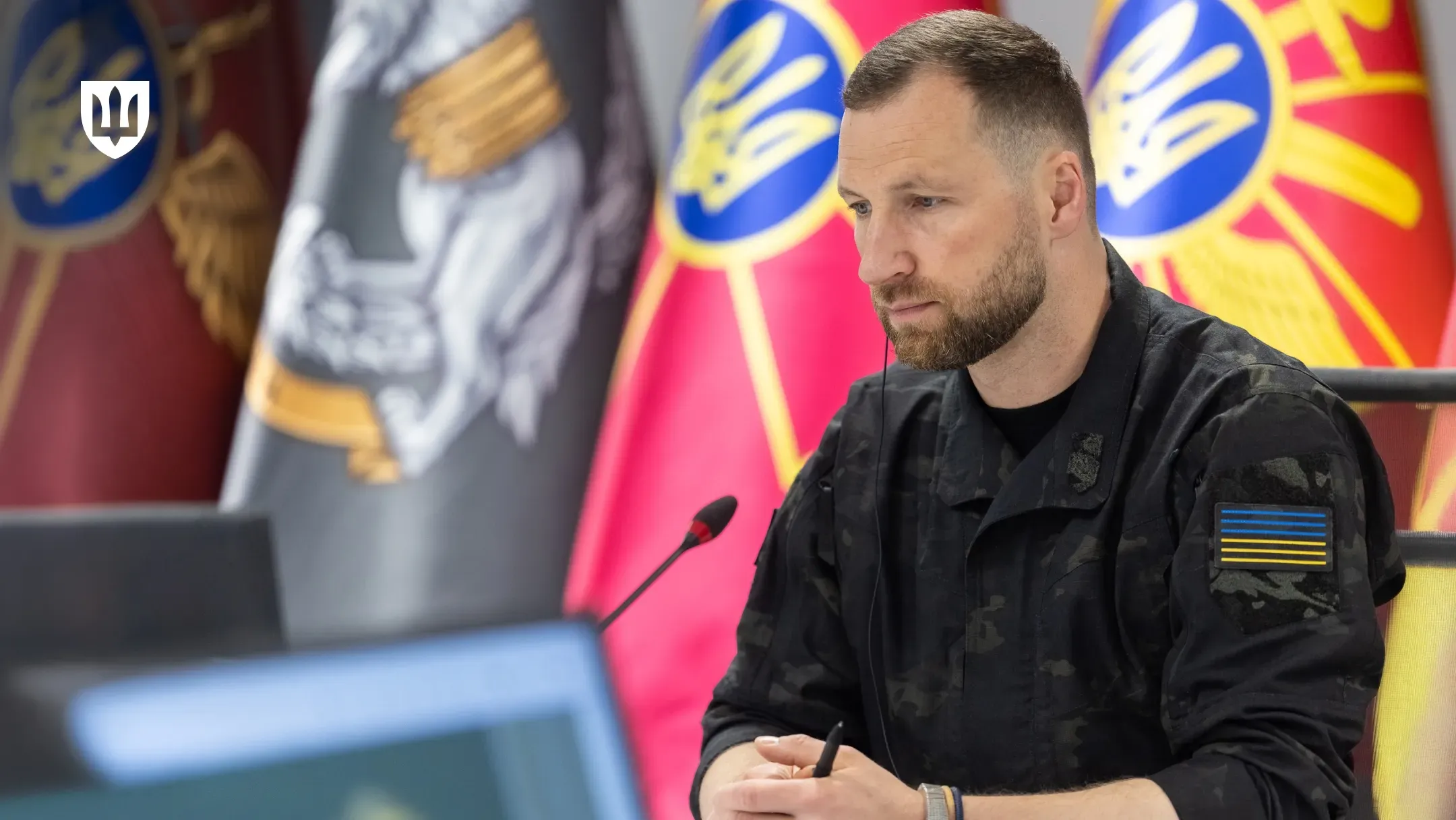 Міністр оборони України Євгеній Хмара під час телефонної розмови з Міністром оборони Німеччини Борисом Пісторіусом