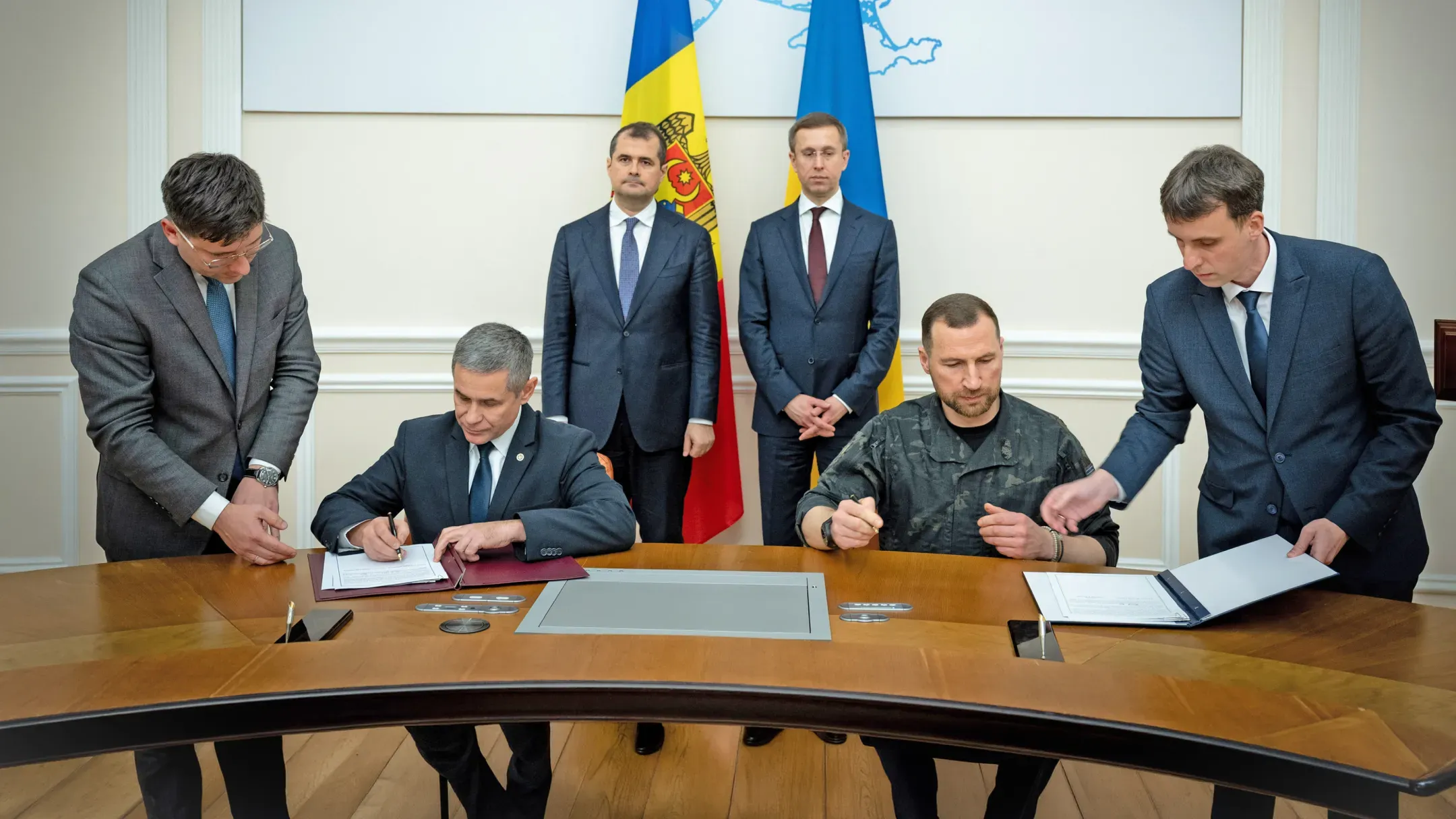 Міністри оборони України та Молдови підписують угоду