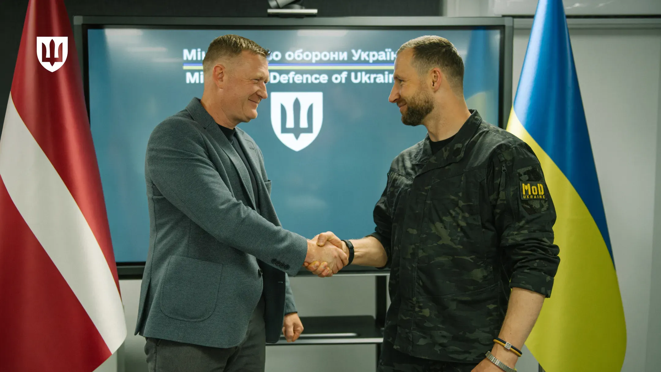 Міністр оборони України Євгеній Хмара та Міністр оборони Латвії Райвіс Мелніс