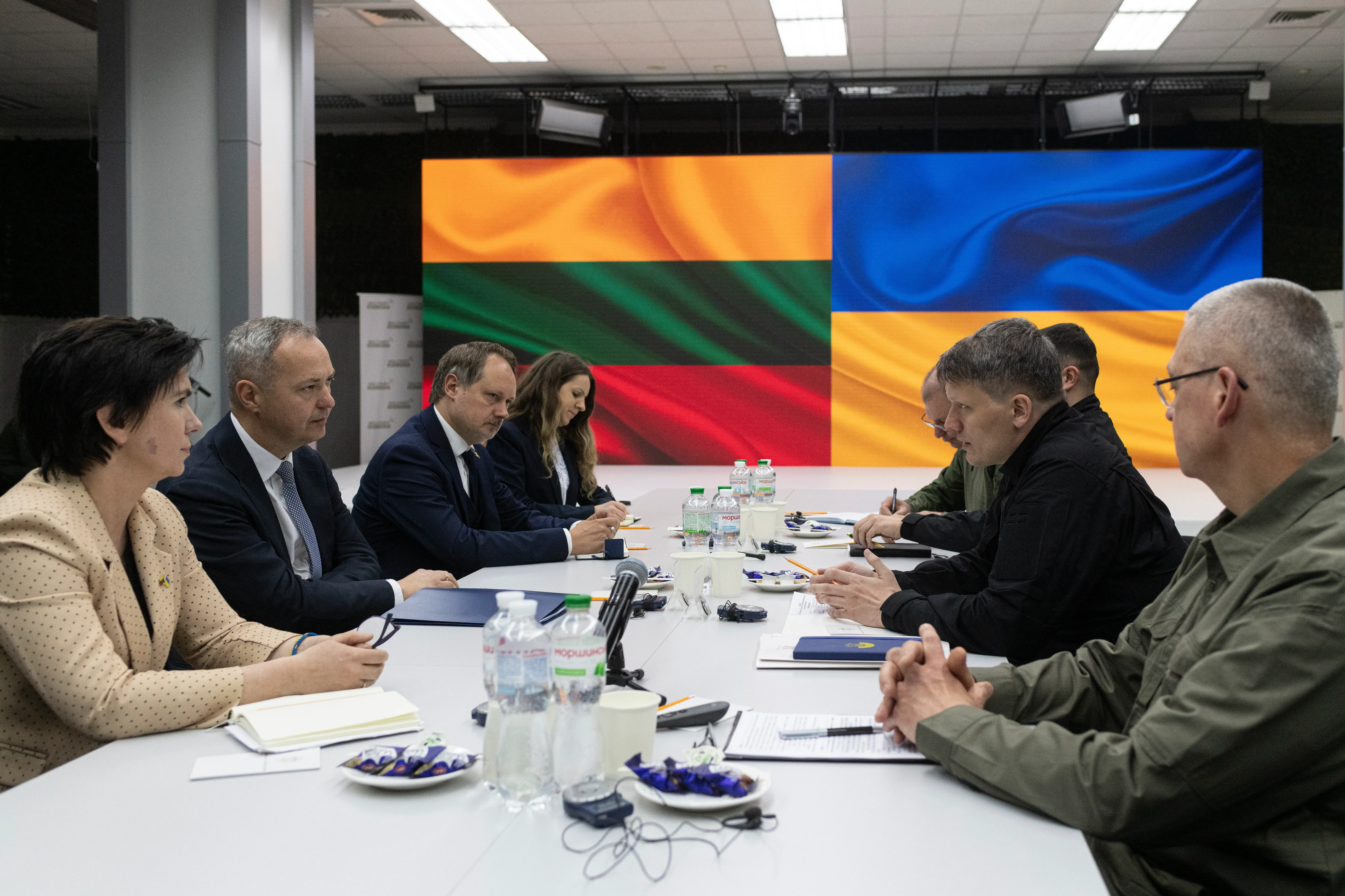 Україна та Литва обговорили кроки щодо посилення ОПК