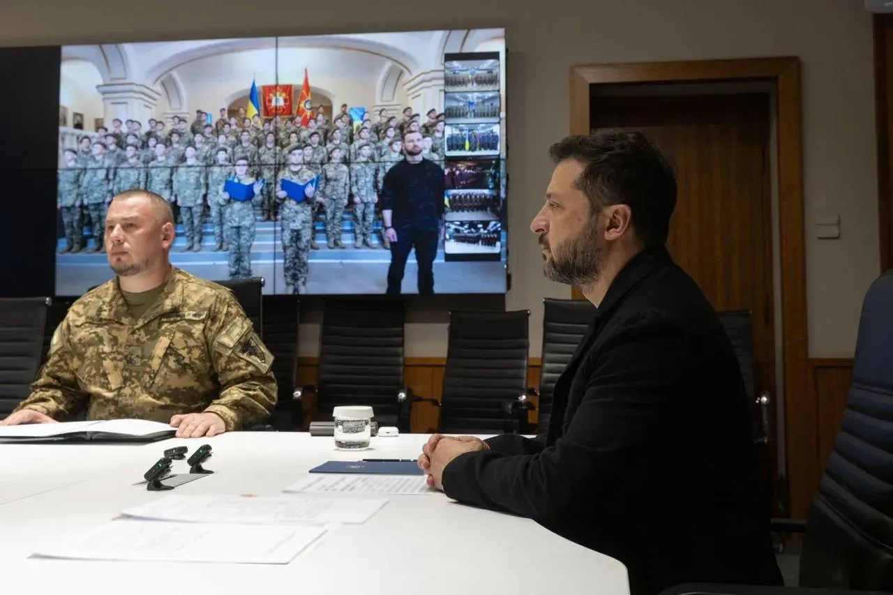 Президент Володимир Зеленський під час онлайн-включення до церемонії присяги курсантів